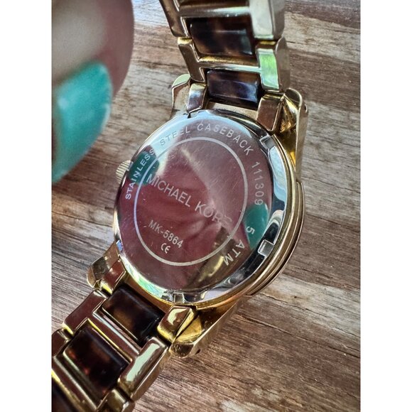 Michael Kors Womens Gold-Tone Watch With Tortoise Acetate Bracelet - Picture 5 of 8